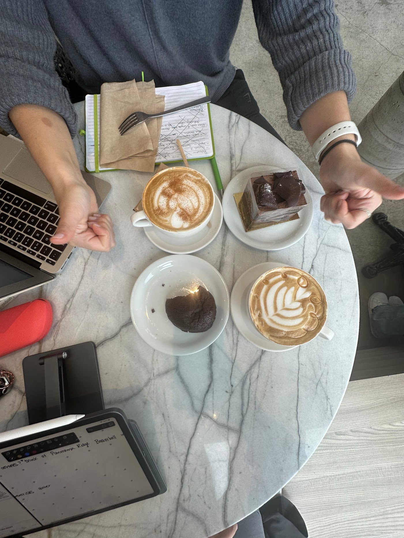 A go-to spot for grabbing a drink before work, with the Black Sesame Chicken Salad being a favorite on slower days for catching up on school or work. Friendly baristas make drinks quickly, even on busy days, and the café's late hours set it apart from other coffee shops.