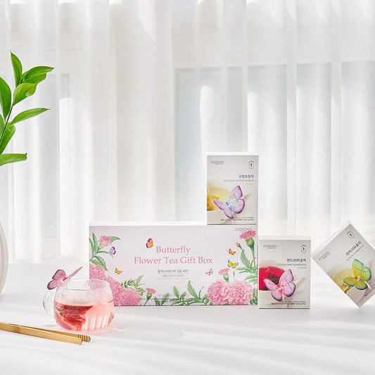 The Butterfly Flower Tea Gift Set (Pink) features three types of premium flower tea bags: Cockscomb, Acacia, and Siberian Chrysanthemum. Each type includes three bags, with a butterfly-shaped holder included for an elegant touch. This set is perfect for gifting or enjoying a calming, flavorful tea experience.